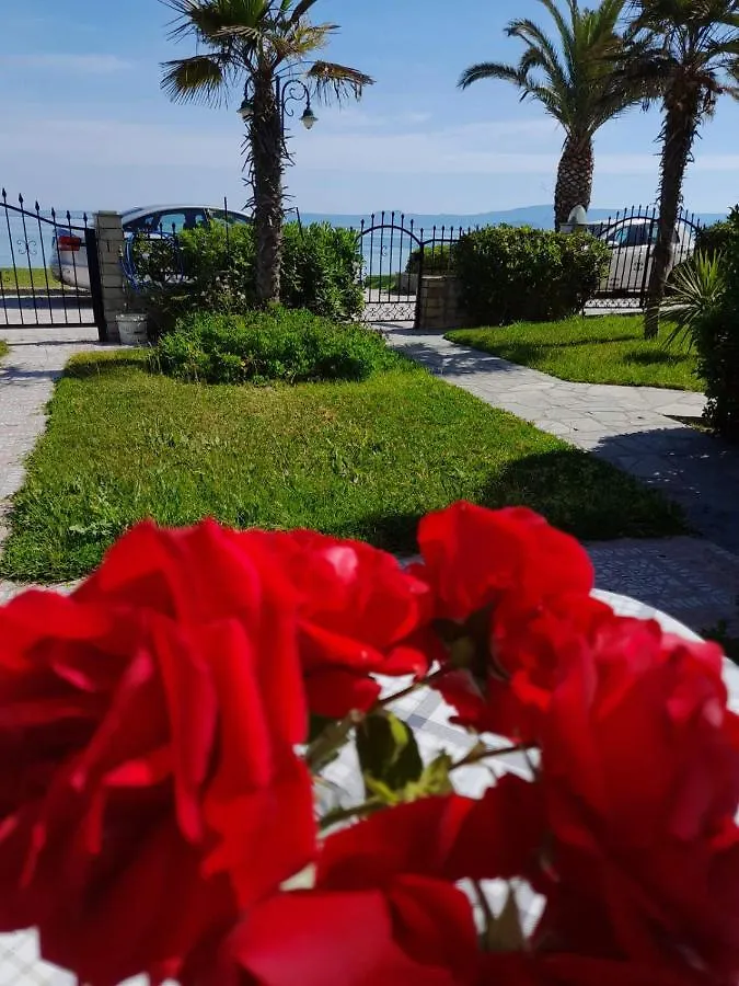 Cozy Maisonette In Pefkochori Chalkidiki Сasa de vacaciones