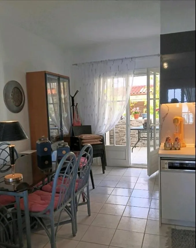 Cozy Maisonette In Pefkochori Chalkidiki Сasa de vacaciones